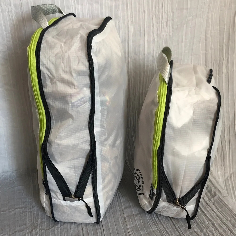 TRIPPED 2 pack dirty laundry travel bags & CLINIQUE large cosmetic makeup case